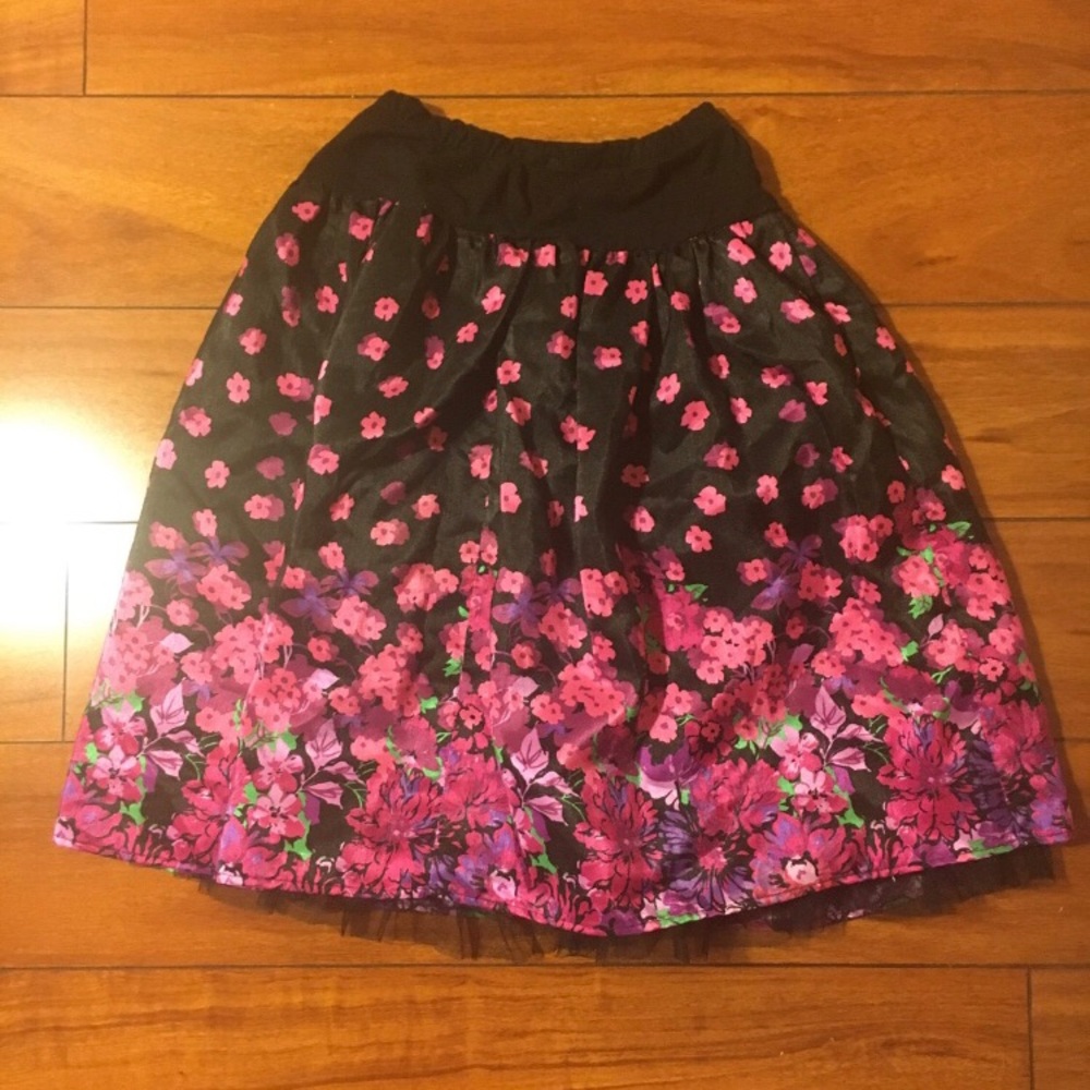 Amelia Girls Fancy Floral Skirt Size M